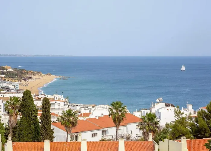 Apartment Ocean Glimpse
