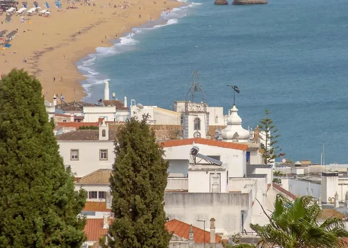 Ocean Glimpse Apartment *