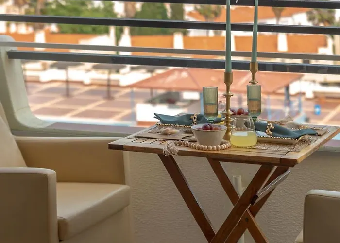 Ocean Glimpse Apartment *